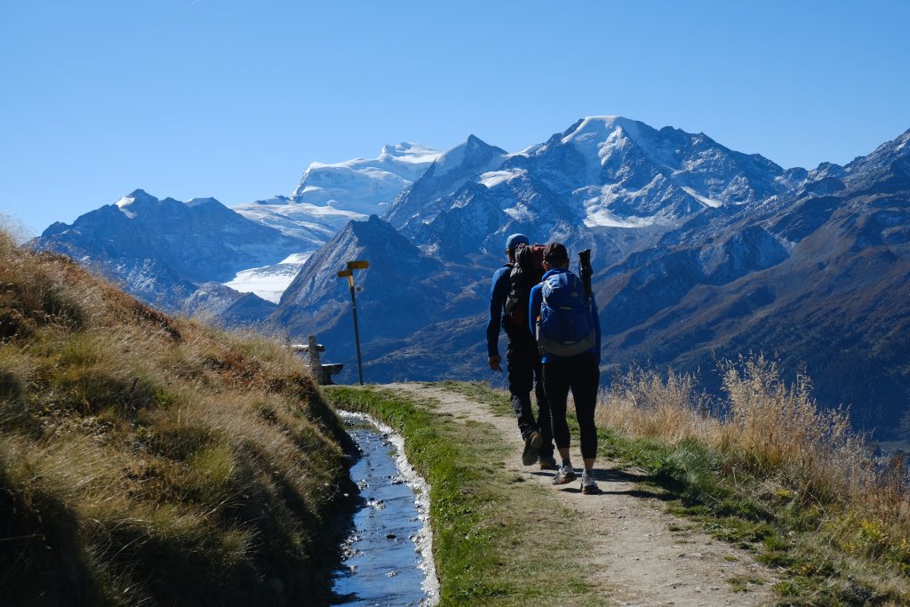 hiking-haute-route-Verbier-Louvie-Hut