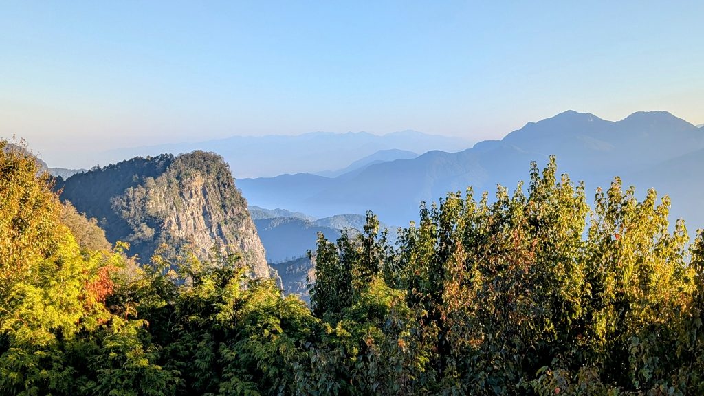 Alishan_sunrise_zhushan