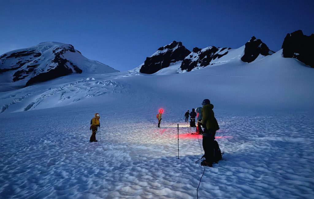 Mt_baker_Mountaineering_Course_summit_1
