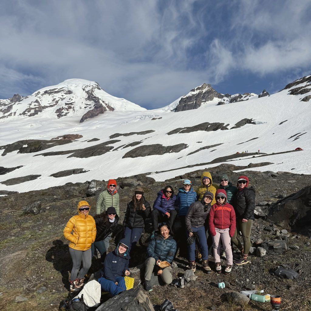 Mt_Baker_Mountaineering_Course_group_photo