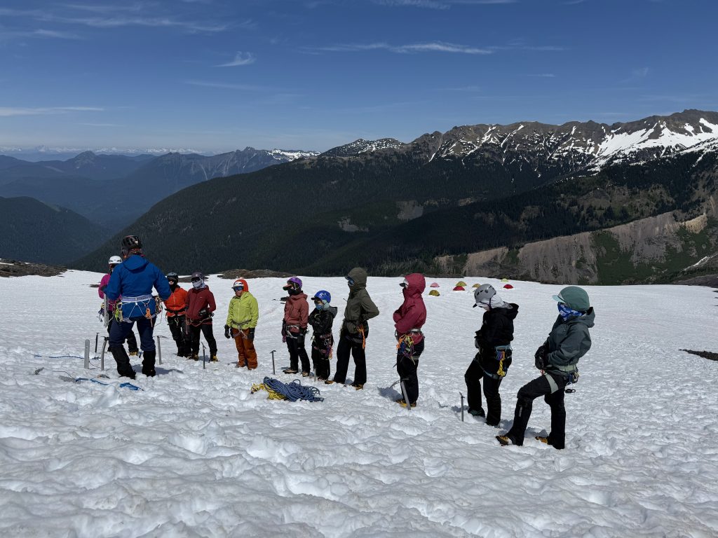 Mt_Baker_Mountaineering_Course_snow_school